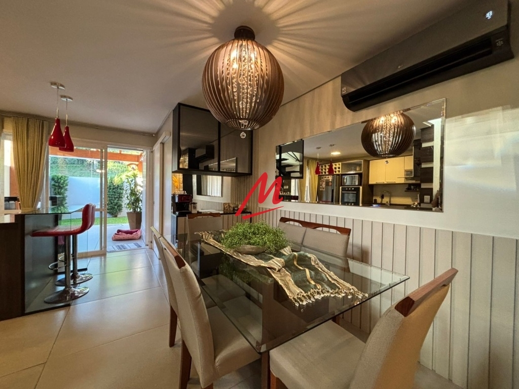 Belíssimo duplex com pátio - Foto 8