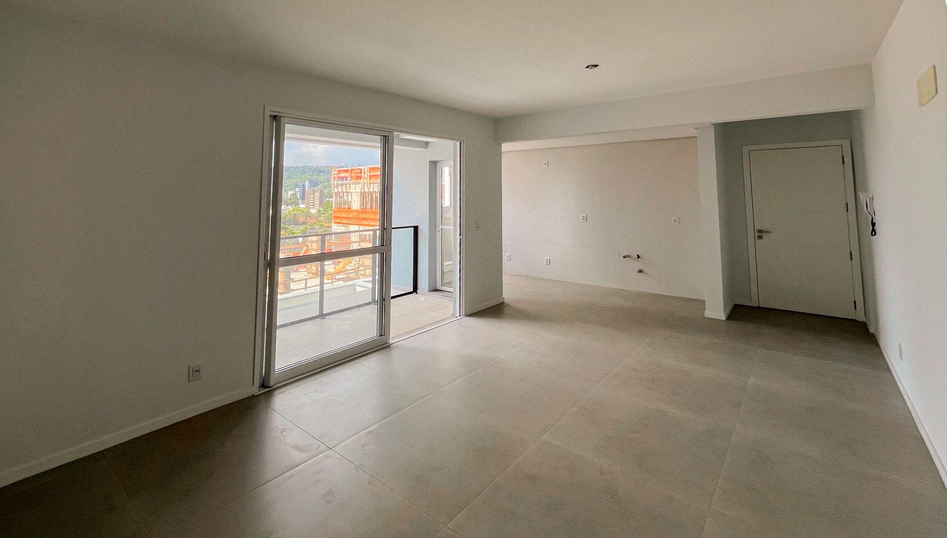 Apartamento no Residencial Gaudi com 2 dormitórios e Suíte