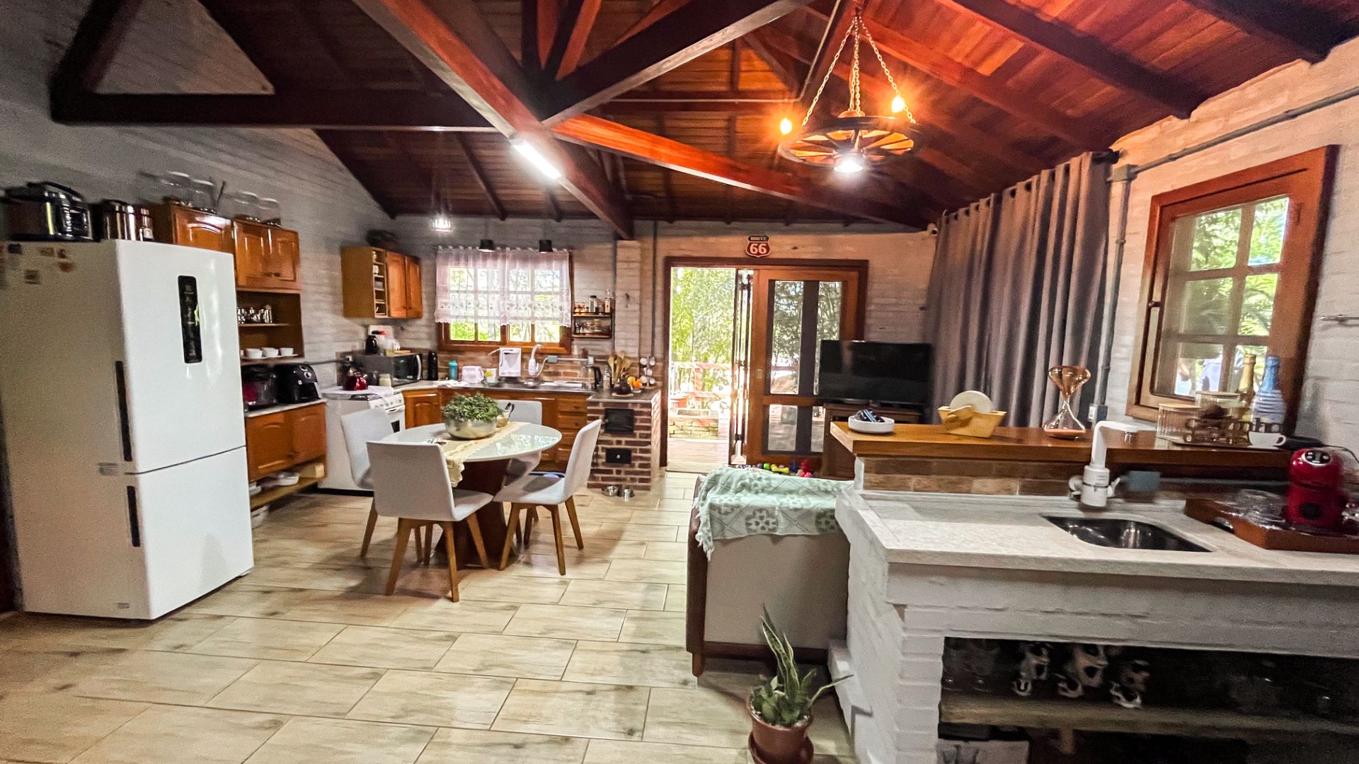 Chácara no Country com 2 dormitórios, suíte, piscina e sauna - Foto 15