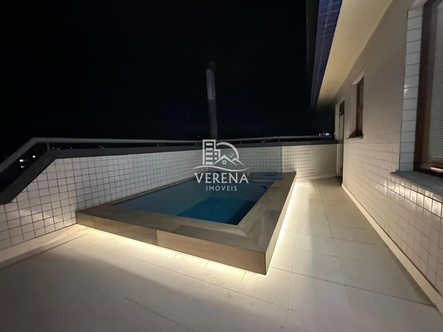 COBERTURA NO CENTRO COM 03 SUÍTES E PISCINA - Foto 19