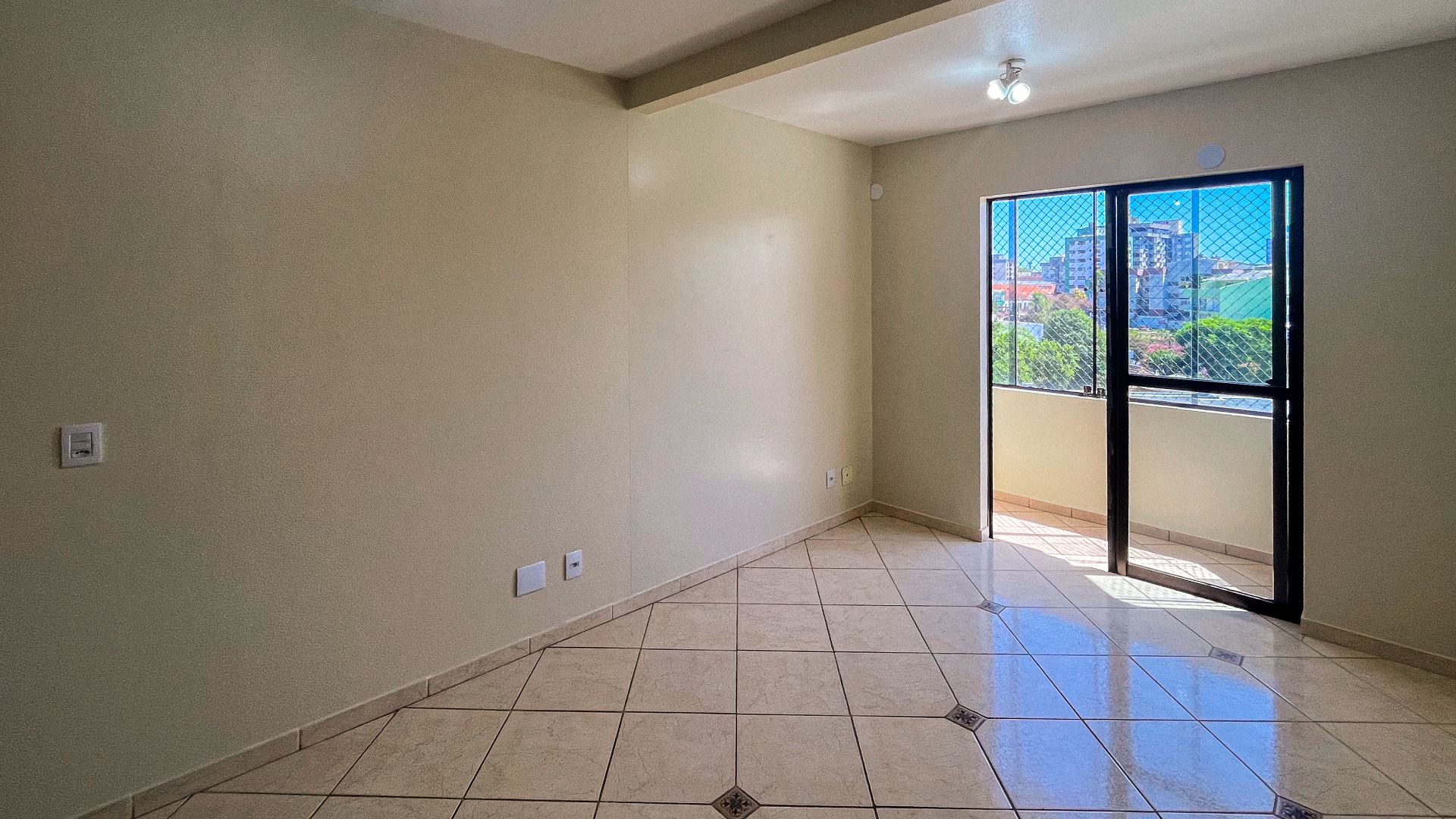 Apartamento no Joan Miró com 2 dormitórios - Foto 3