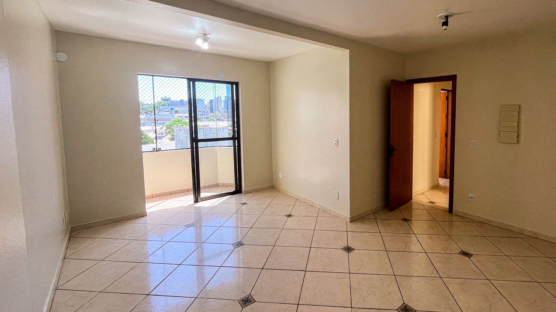 Apartamento no Joan Miró com 2 dormitórios