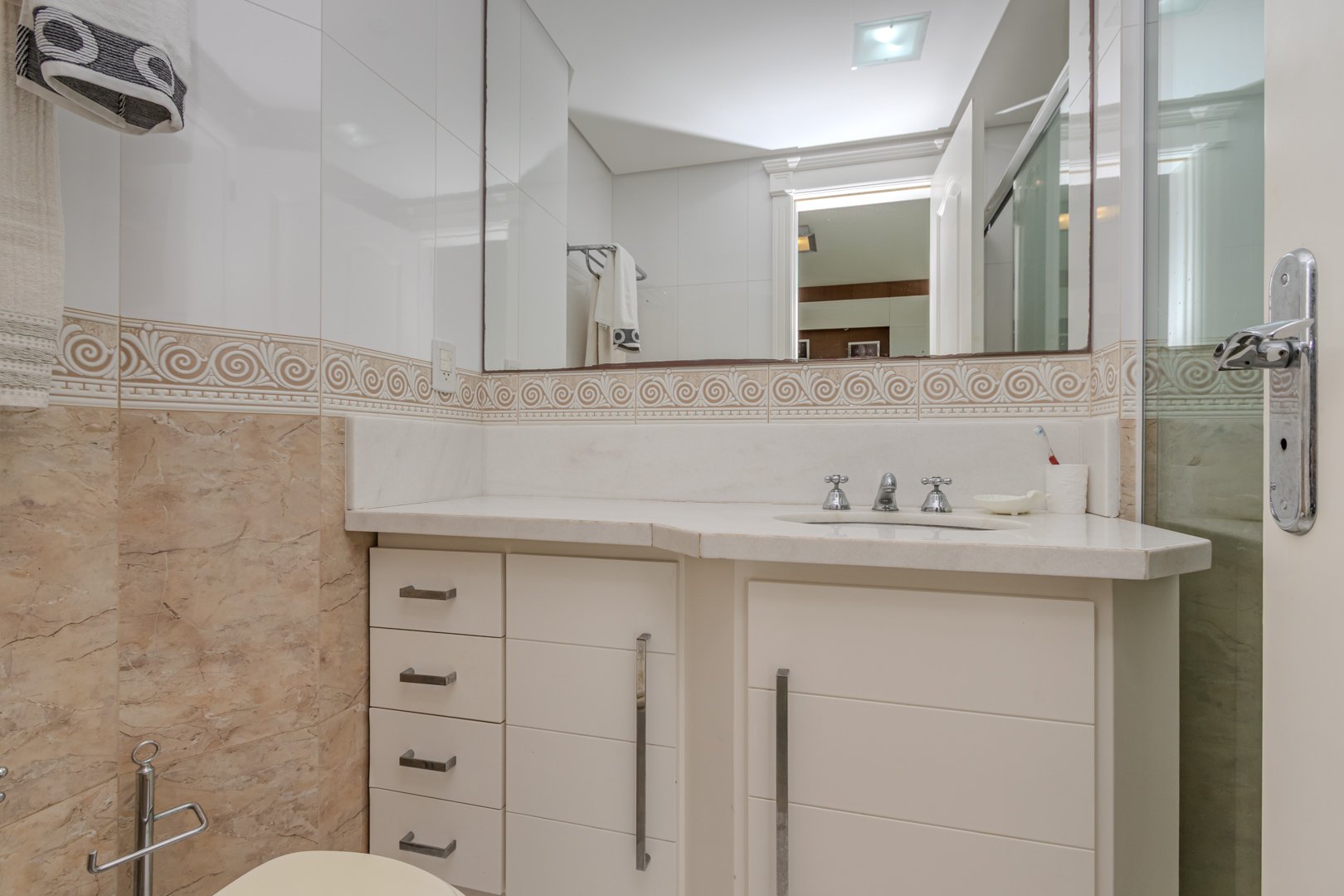 Apartamento Frente Mar em Villa Cora à venda no centro de Balneário Camboriú — foto 23