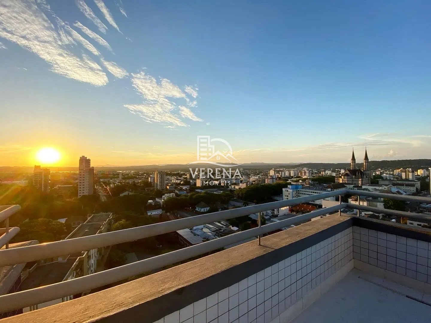 COBERTURA NO CENTRO COM 03 SUÍTES E PISCINA - Foto 12