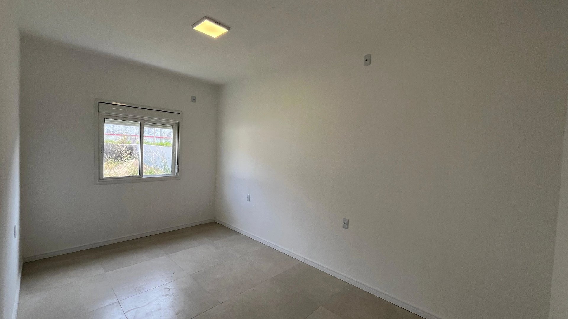 Casa com 3 dormitórios, 1 suíte e 2 vagas de garagem - Foto 7