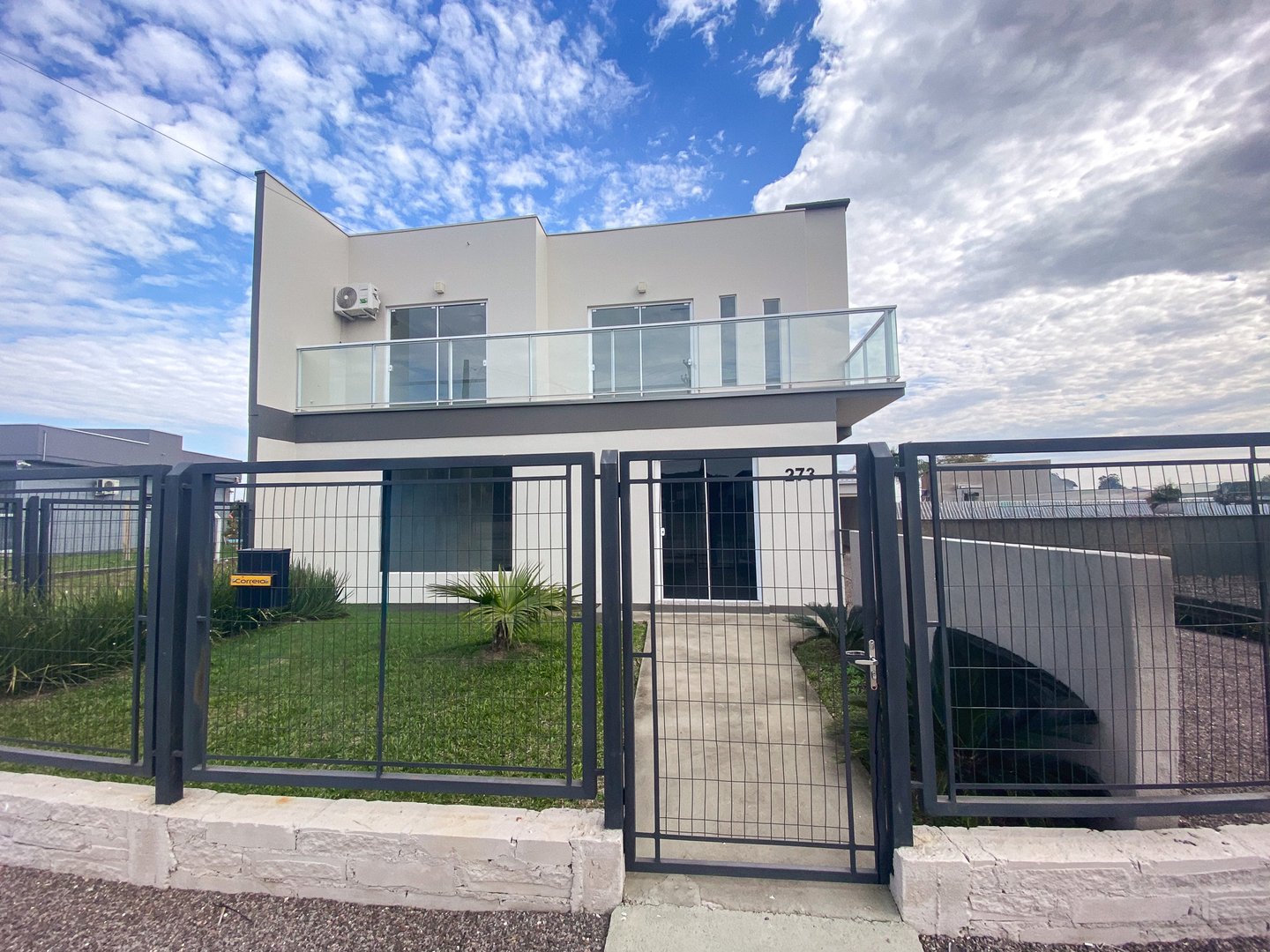 Casa no Esmeralda com 2 dormitórios