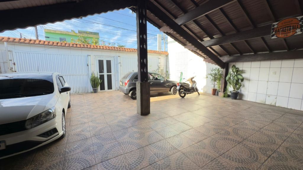Casa Ampla com Piscina, Área Gourmet e Garagem para 6 Carros — foto 4