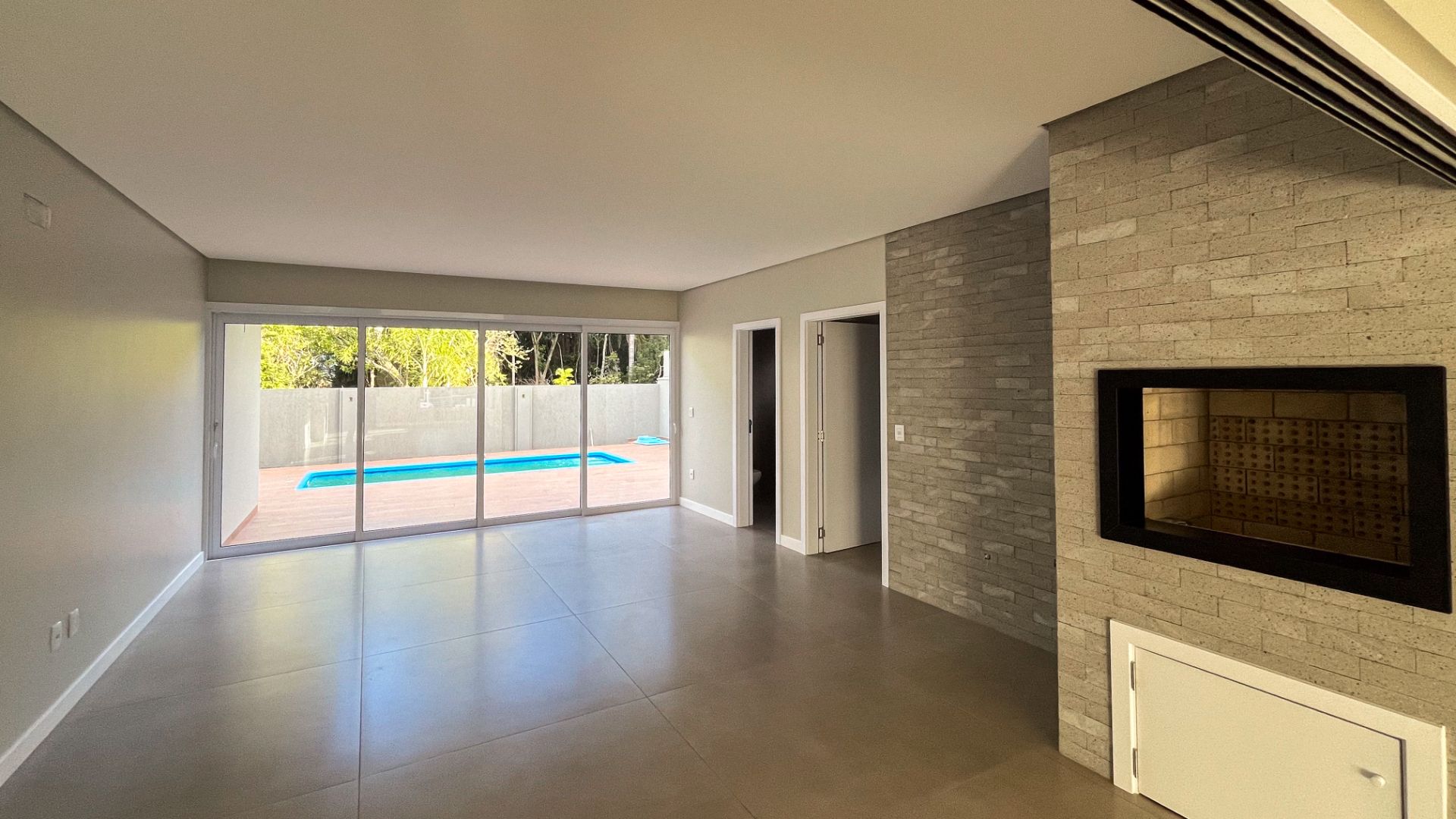Casa no Royal Country com 3 Dormitórios, Suíte e Piscina. - Foto 11