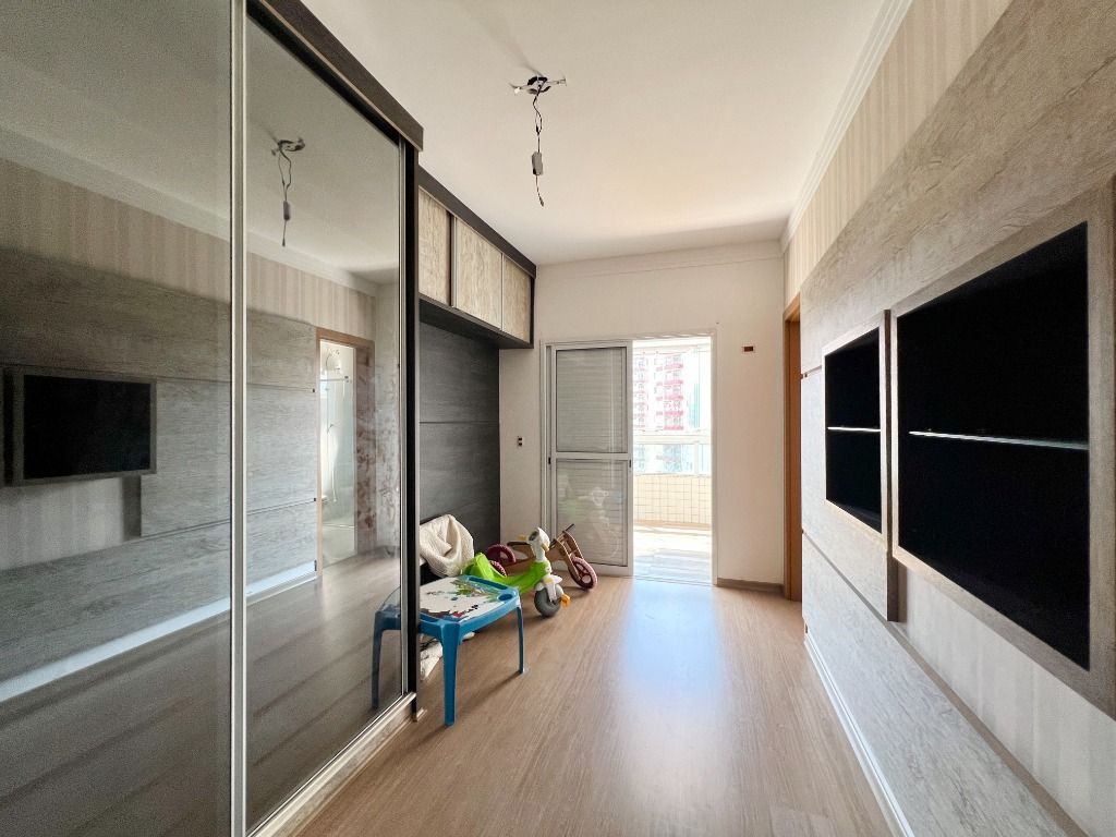 Apartamento em Praia Grande com 4 Dormitórioas Piscina na Cobertura Vila Guilhermina — foto 17
