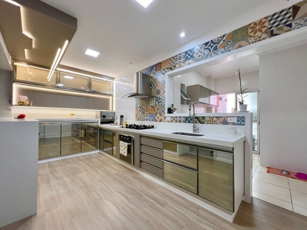 Apartamento em Praia Grande com 4 Dormitórioas Piscina na Cobertura Vila Guilhermina — foto 4