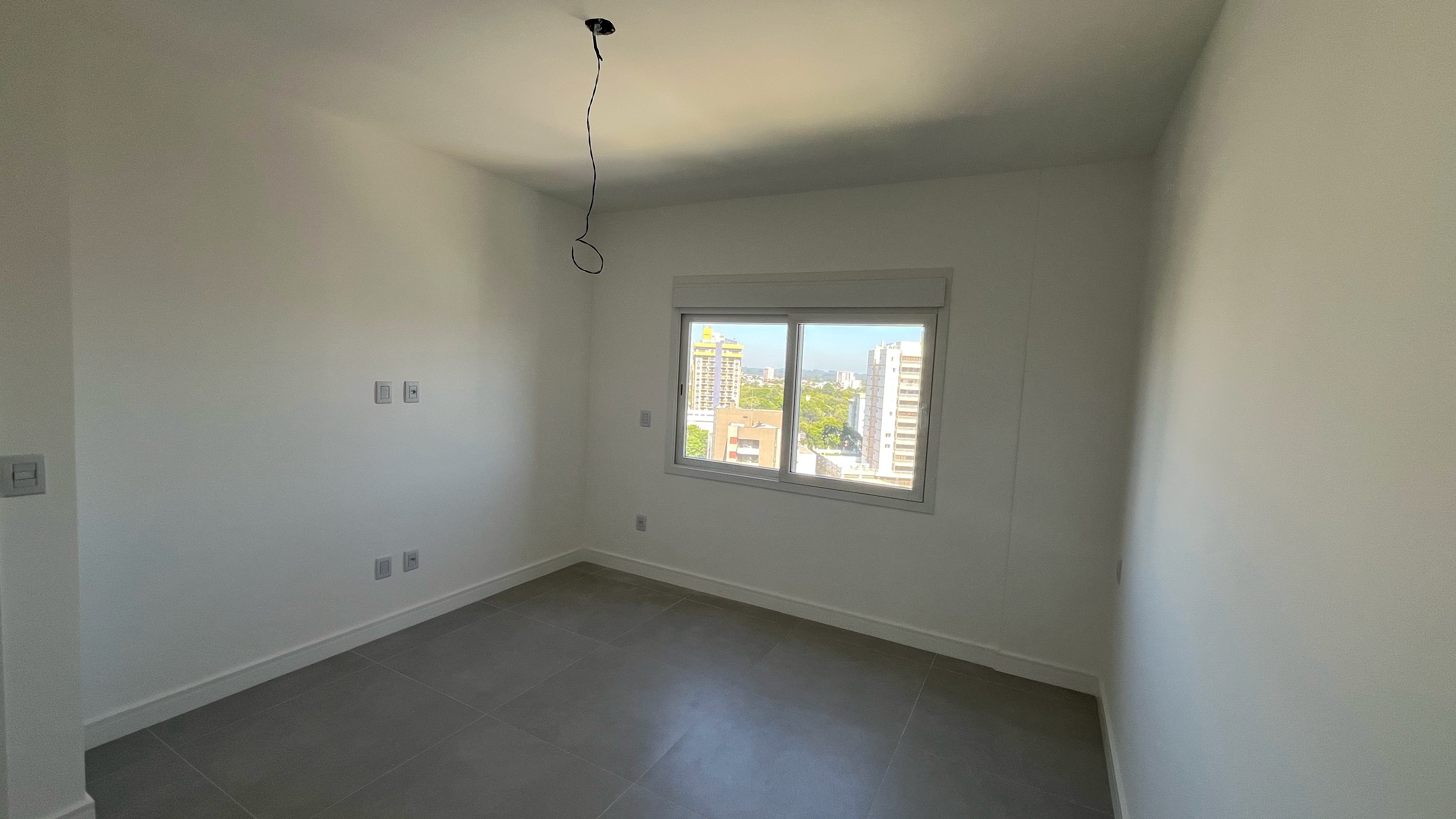 Apartamento Centro com 2 Dormitórios, suíte e Sacada Ampla. - Foto 6