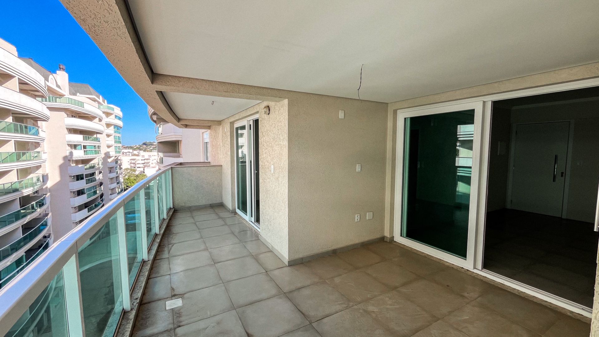 Apartamento no München Open Mall  com 3 dormitórios e Suíte