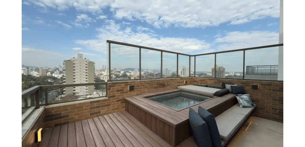 Cobertura mobiliada e plana de alto padrão com 3 dormitórios e 2 vagas de garagem - Foto 3