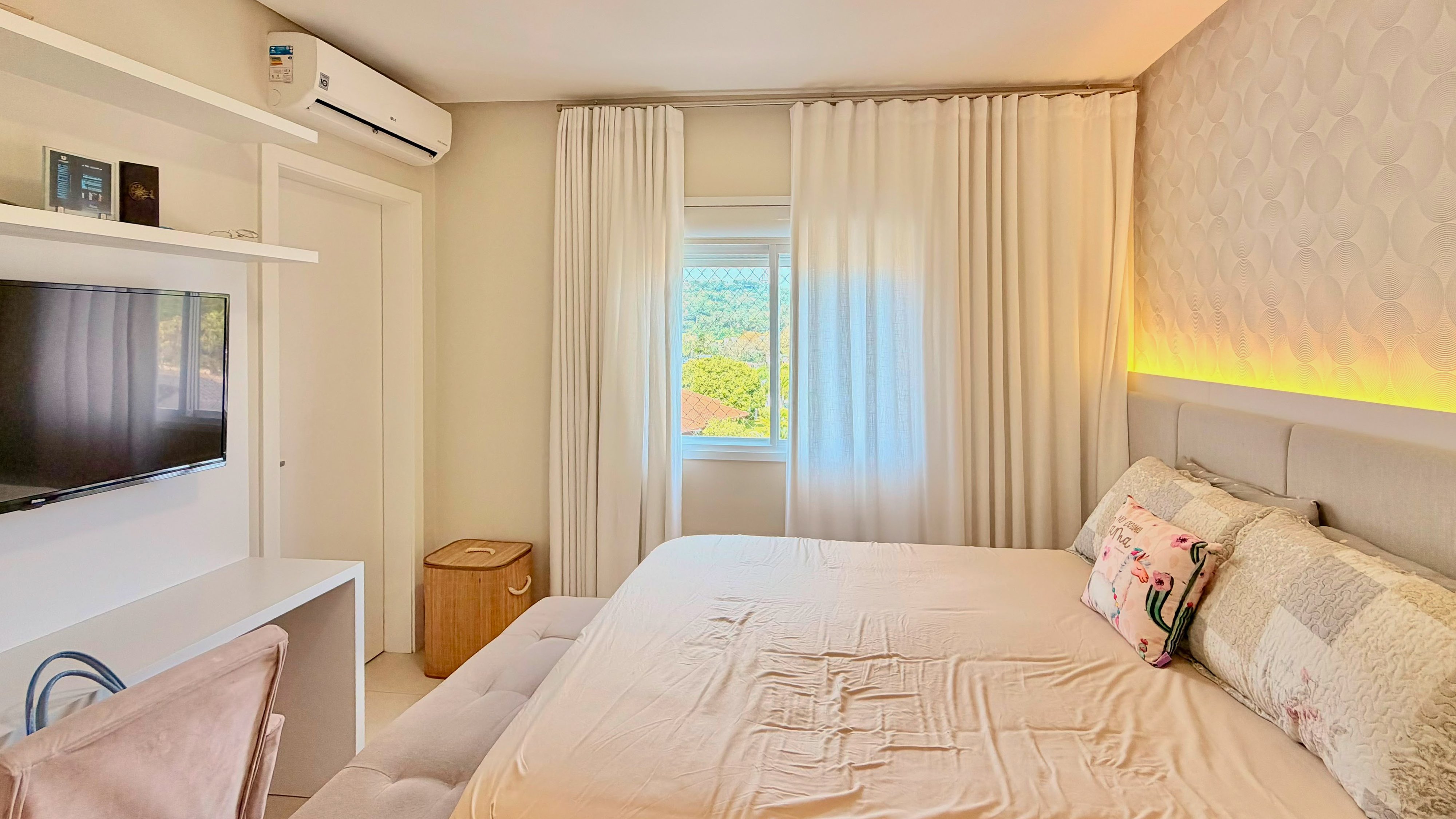 Apartamento no Centro com 2 Dormitórios e Suíte - Foto 9