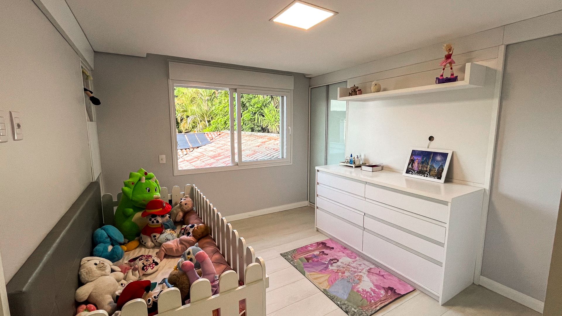 Casa no Goiás com amplo pátio com piscina e 4 dormitórios - Foto 17