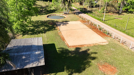 Chácara no Country com 2 dormitórios, suíte, piscina e sauna - Foto 3