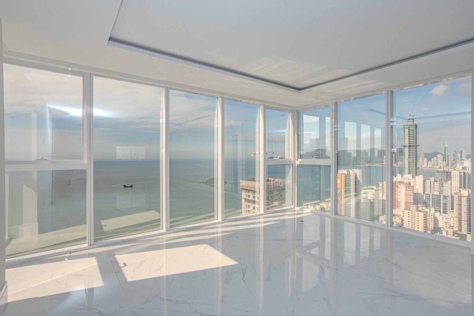 Apartamento Vista Mar no Edifício Grand Place Tower à venda em Balneário Camboriú