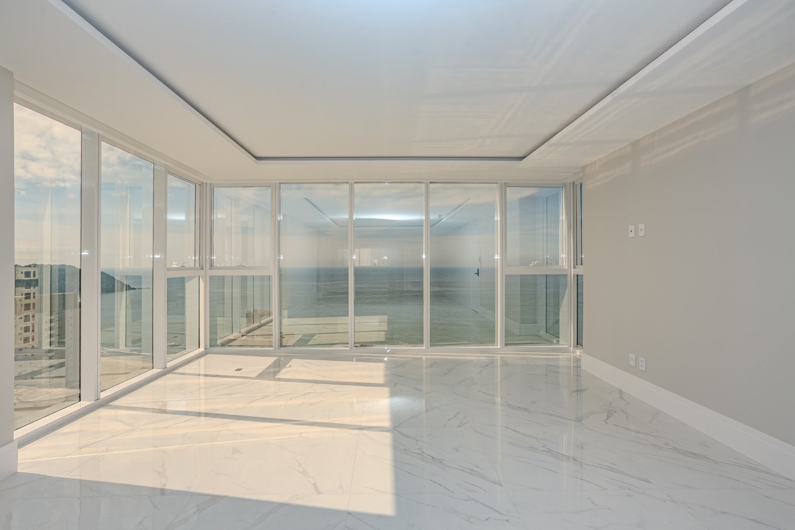 Apartamento Vista Mar no Edifício Grand Place à venda em Balneário Camboriú