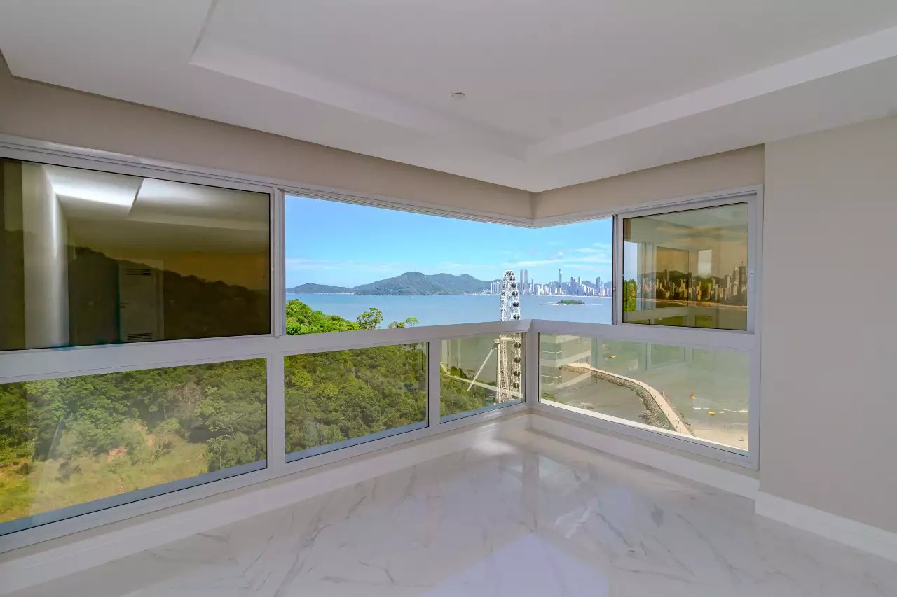 Apartamento Vista Mar em Edificio Blue Coast à venda no Pioneiros em Balneário Camboriú