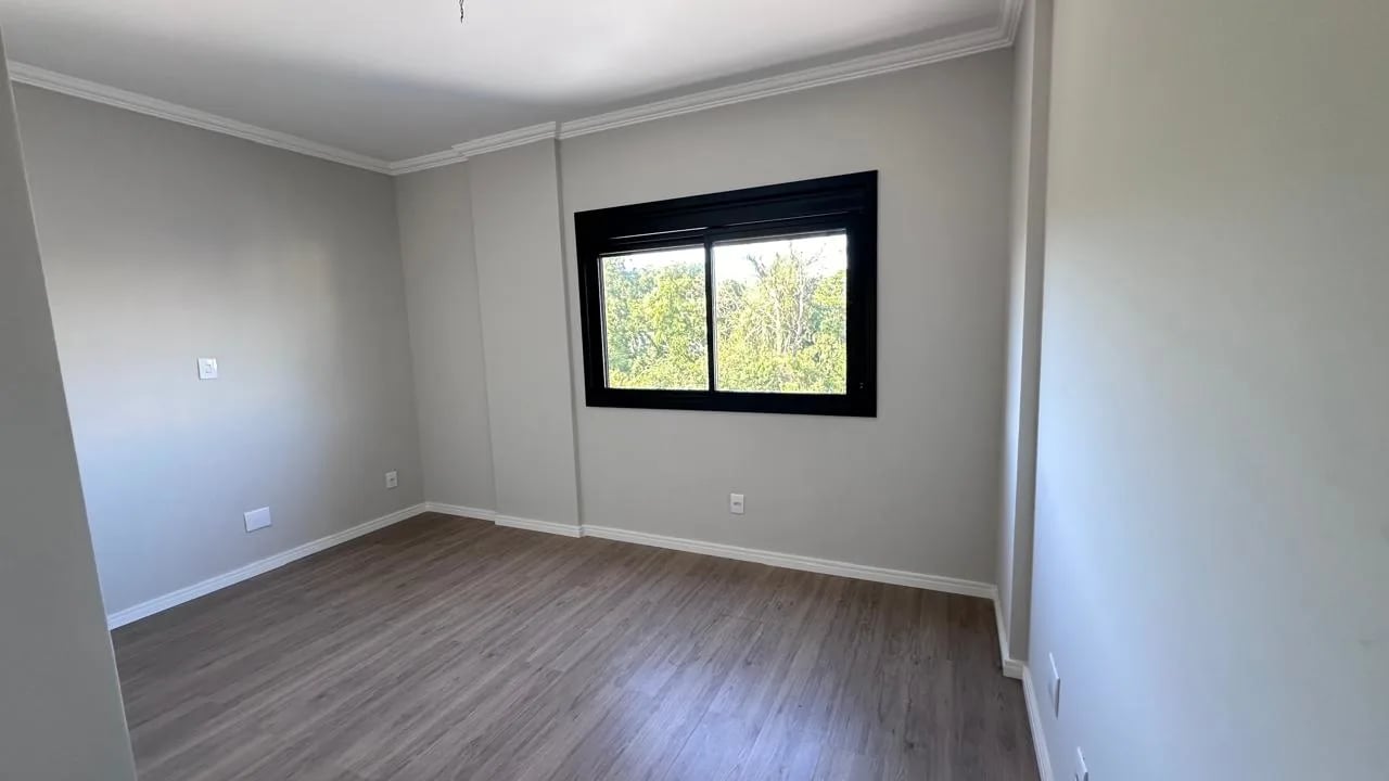 Apartamento no Centro com 2 dormitórios, sendo 1 suíte e 1 vaga de garagem. - Foto 8