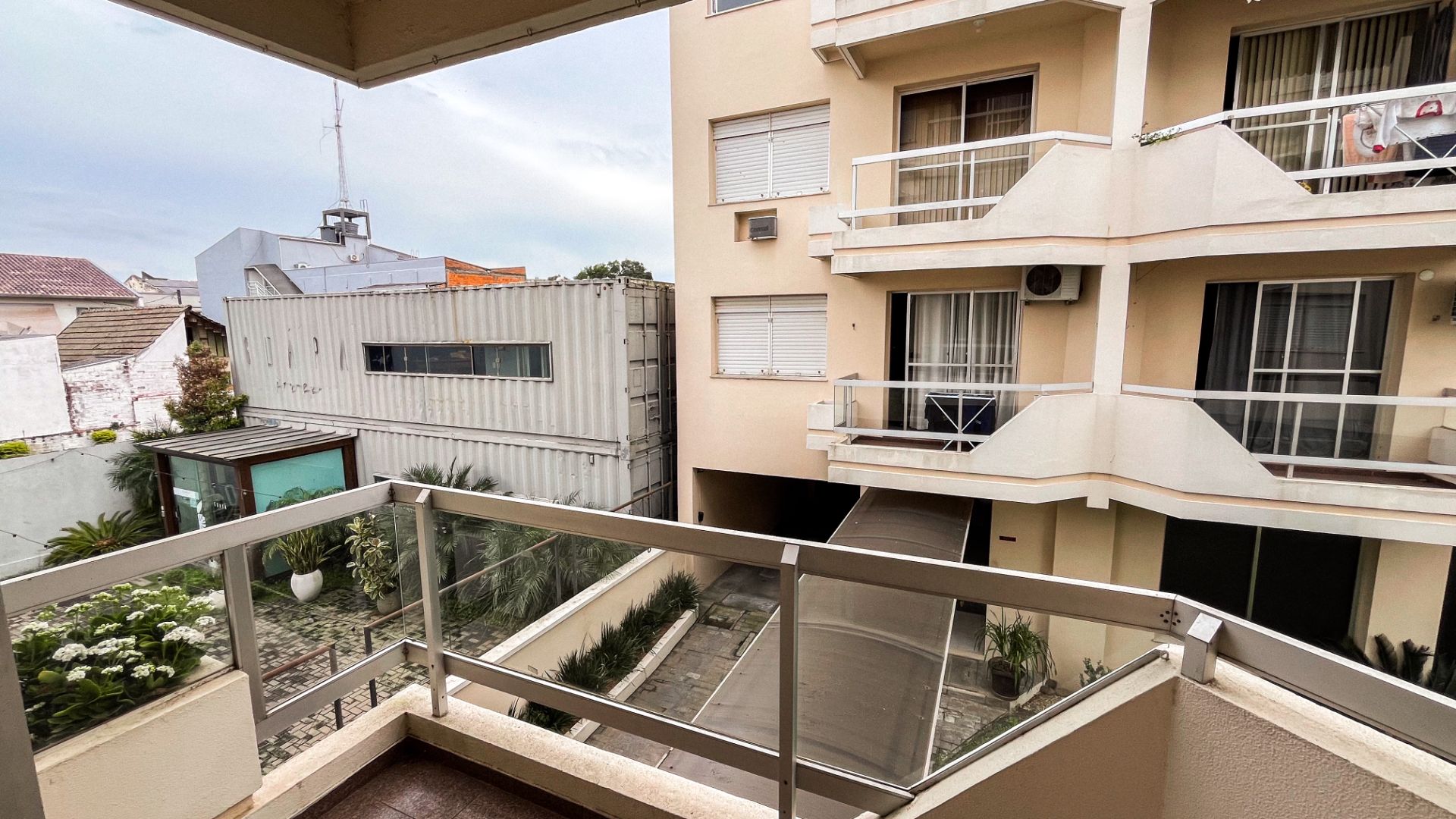 Apartamento de 1 Dormitório com vaga de garagem no centro - Foto 7
