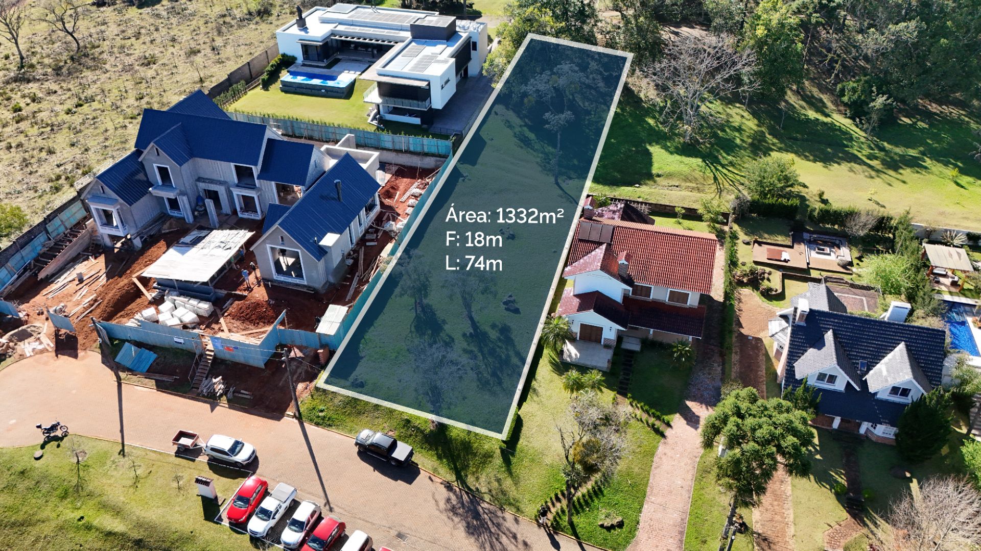 Terreno no Condomínio Country Ville com 1332 m²