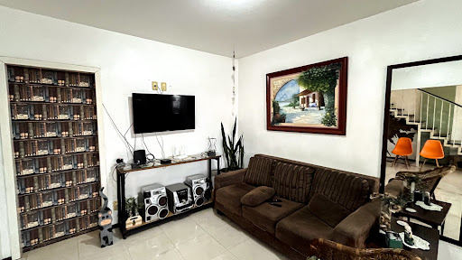 Casa no Centro com 5 dormitórios e Suíte - Foto 7