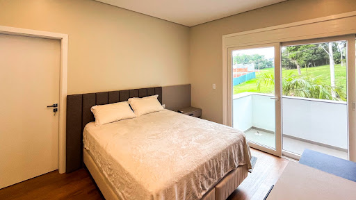 Casa em Condomínio no Country com 4 suítes e piscina - Foto 19