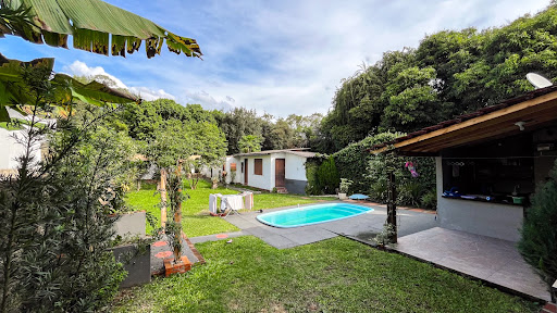 Casa no Centro com 3 dormitórios, Suíte e Piscina - Foto 6