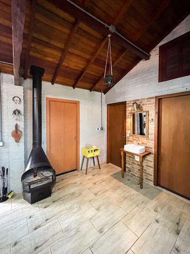 Chácara no Country com 2 dormitórios, suíte, piscina e sauna - Foto 15