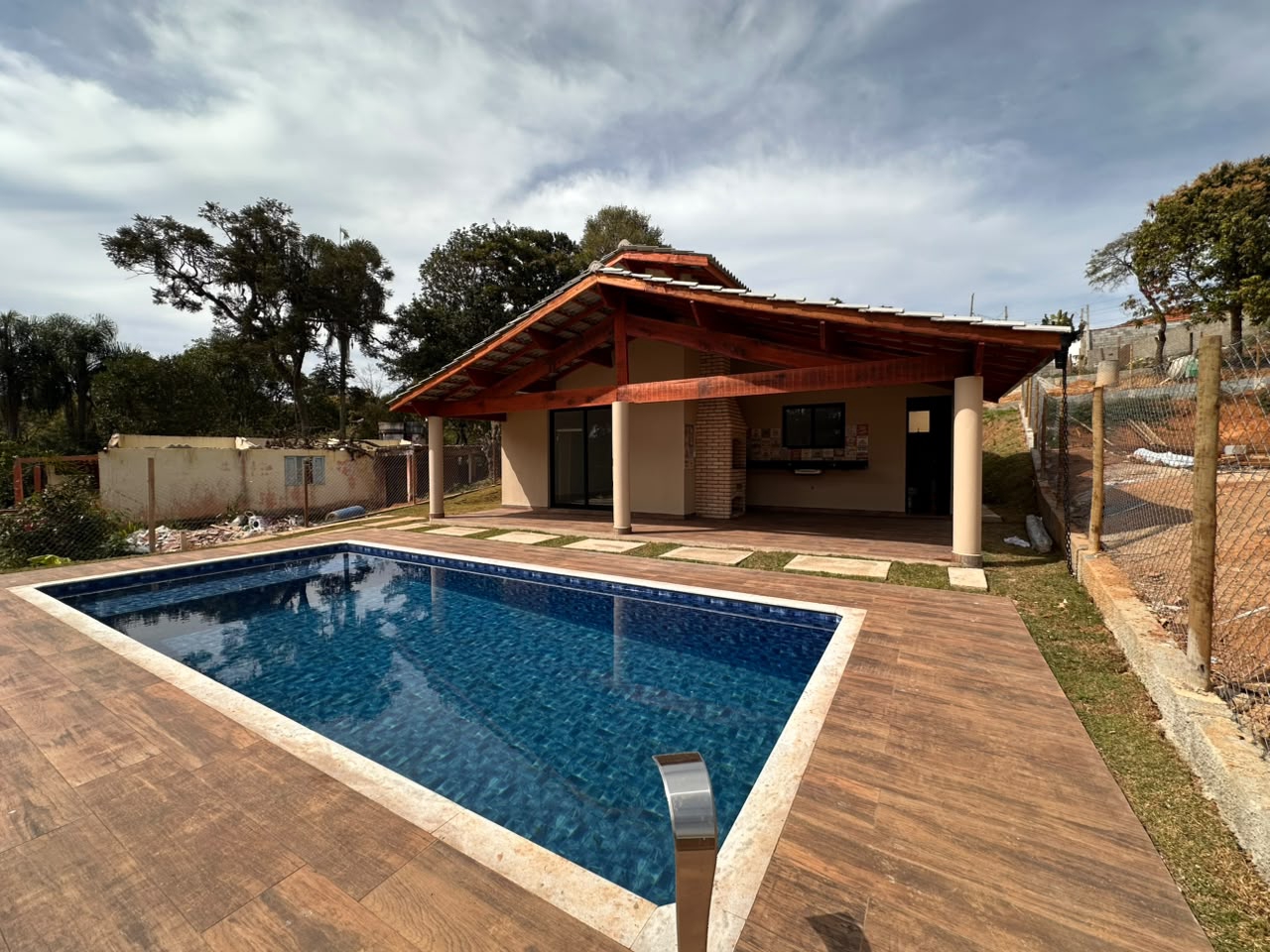 Chácara em Mairinque com 3 quartos - R$ 540 mil, Cod: CH-1154