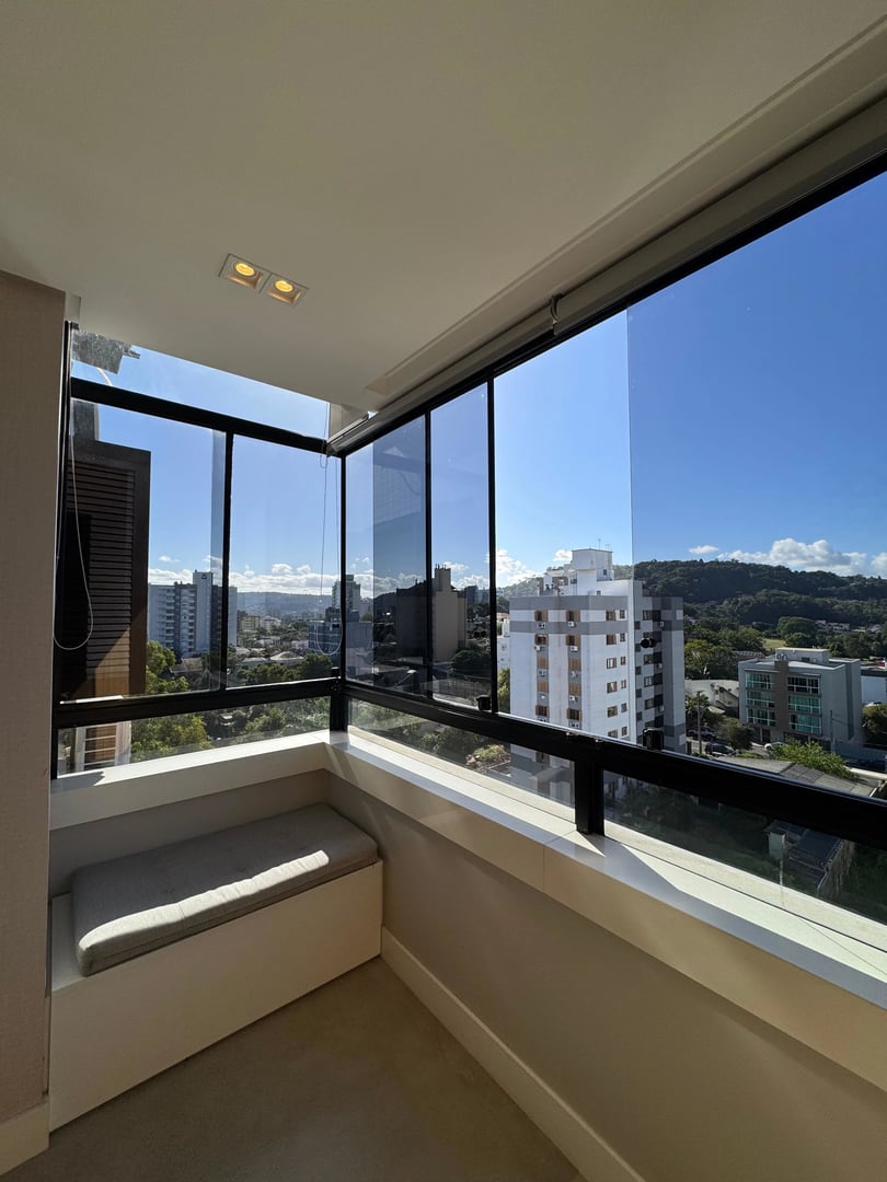 Apartamento no Centro com 3 dormitórios, sendo 1 suíte. - Foto 5