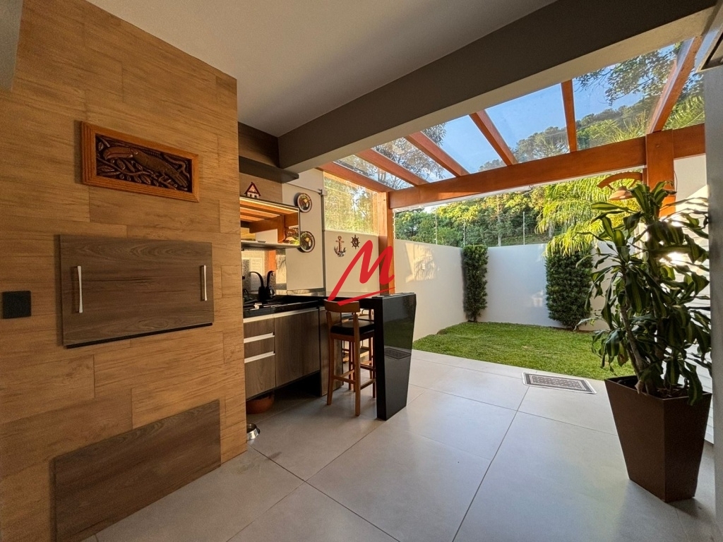 Belíssimo duplex com pátio - Foto 24