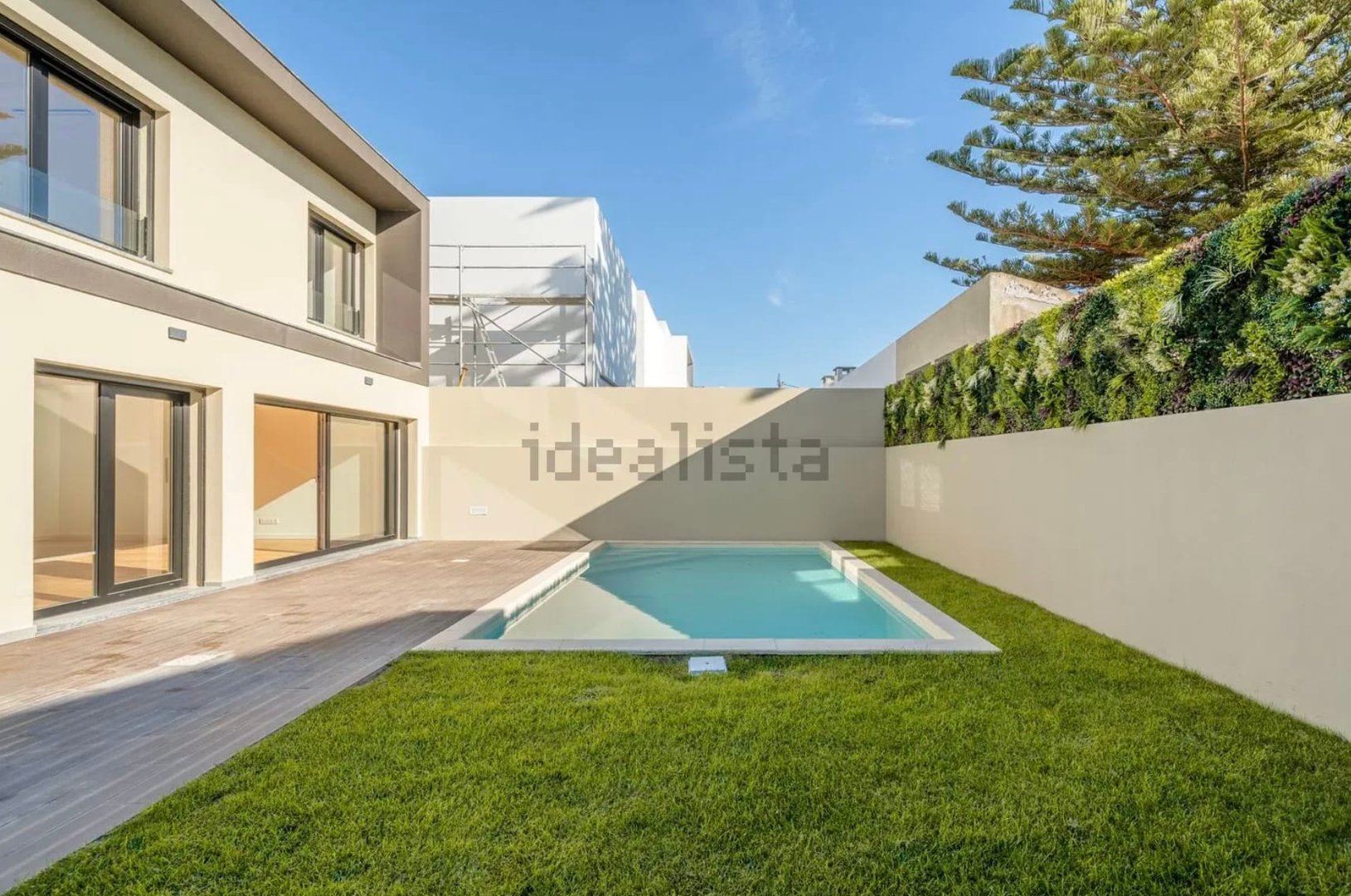 CASA - 33691280