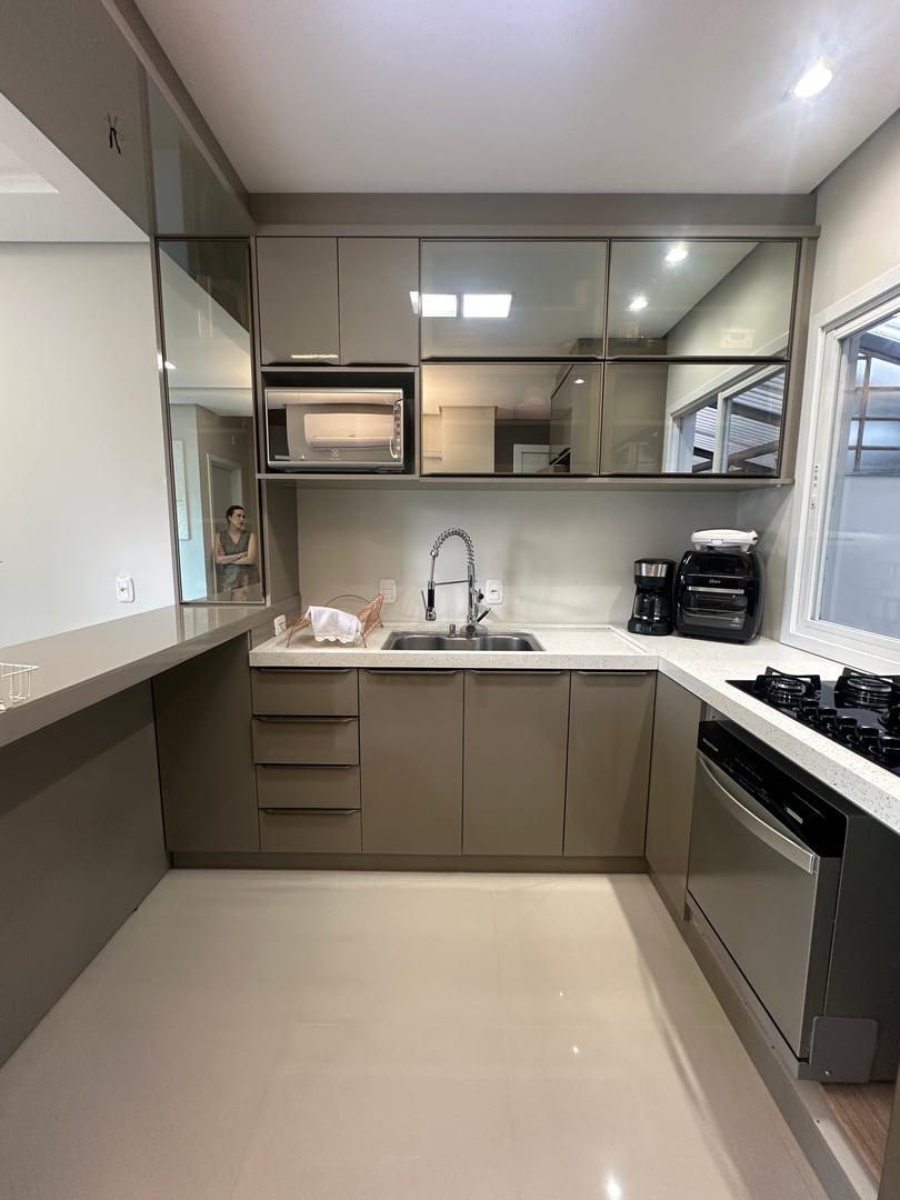 SOBRADO TRIPLEX SEMIMOBILIADO EM NOSSA SENHORA DA SAÚDE — foto 6