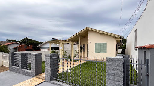 Casa na Pedreira com 3 Dormitórios e pátio amplo - Foto 11