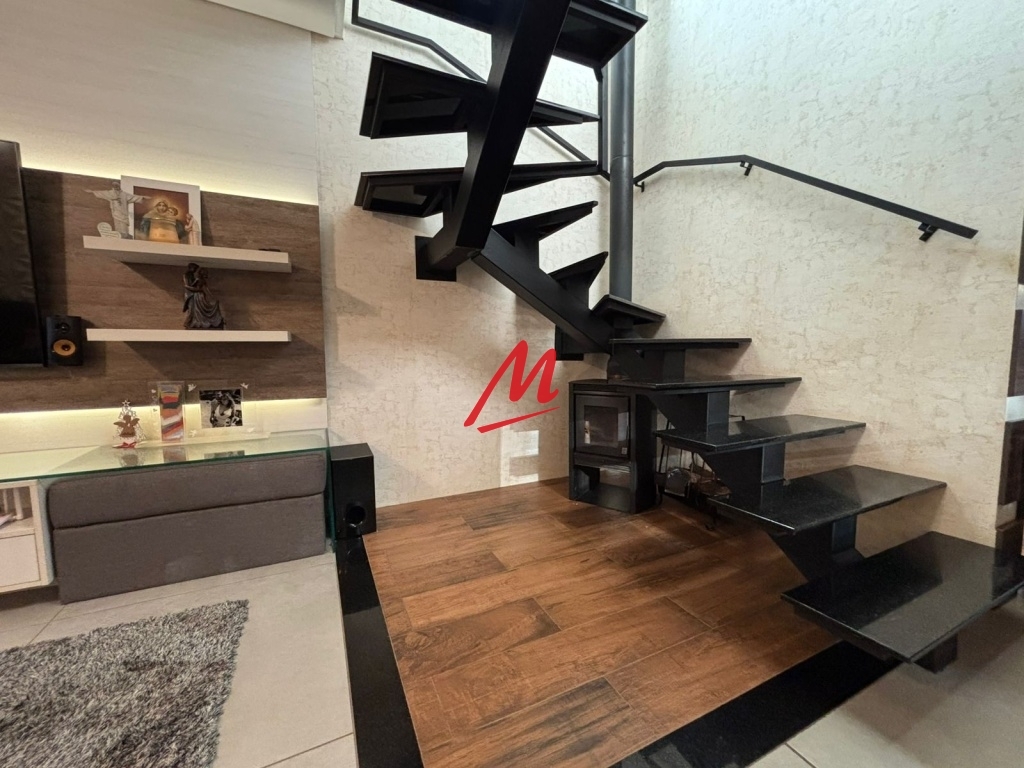 Belíssimo duplex com pátio - Foto 7