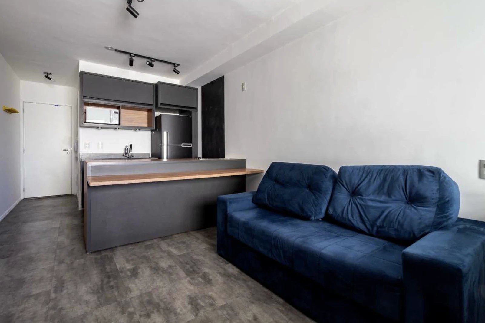 STUDIO - 71464