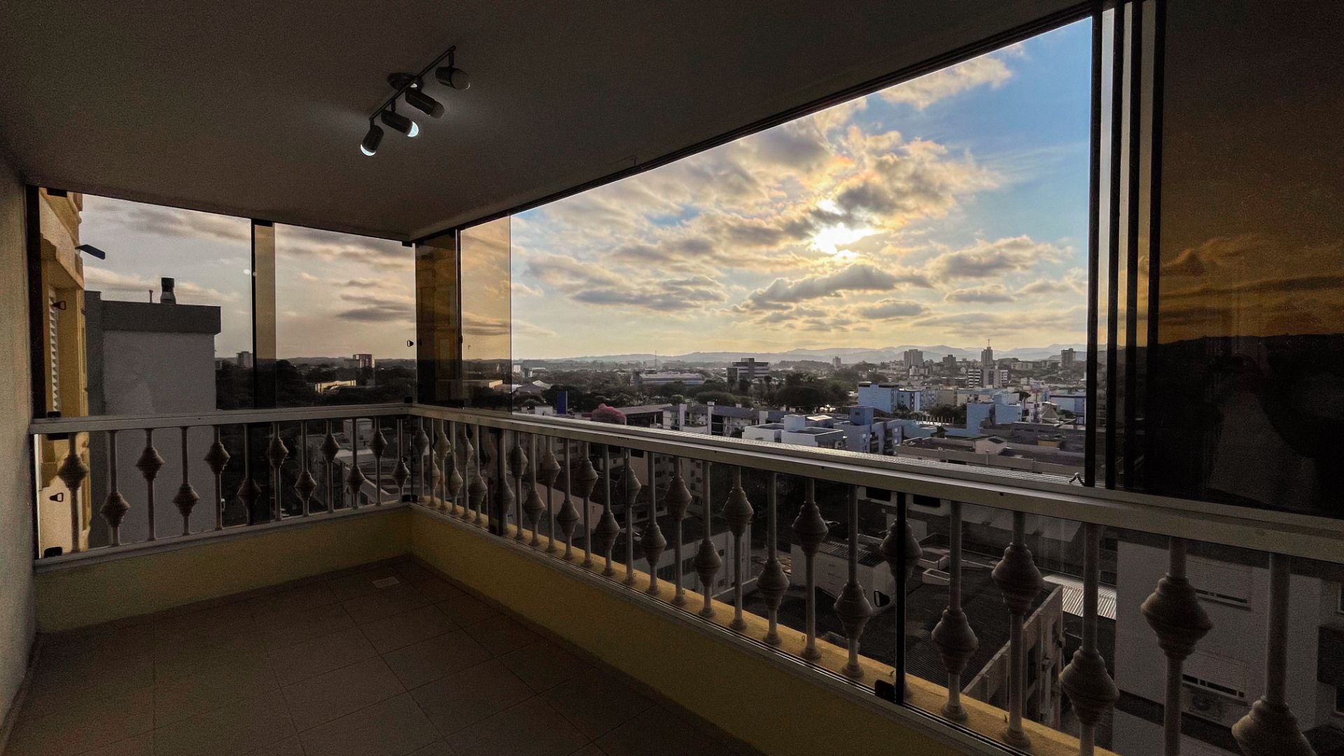 Apartamento no Residencial Athenas com 2 Dormitórios e Suíte - Foto 4