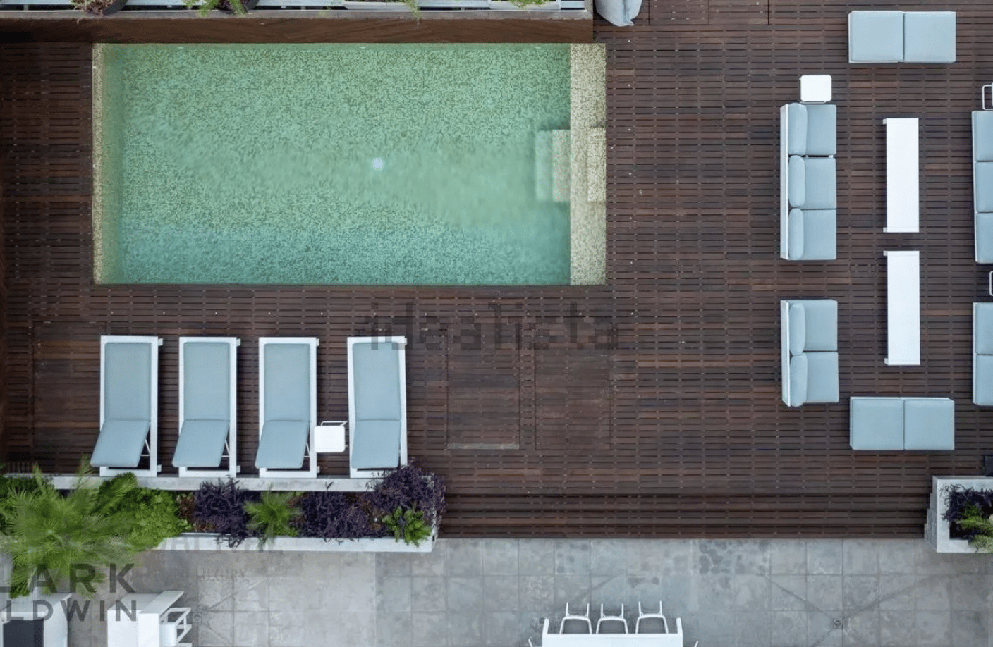 PENTHOUSE - 34653000