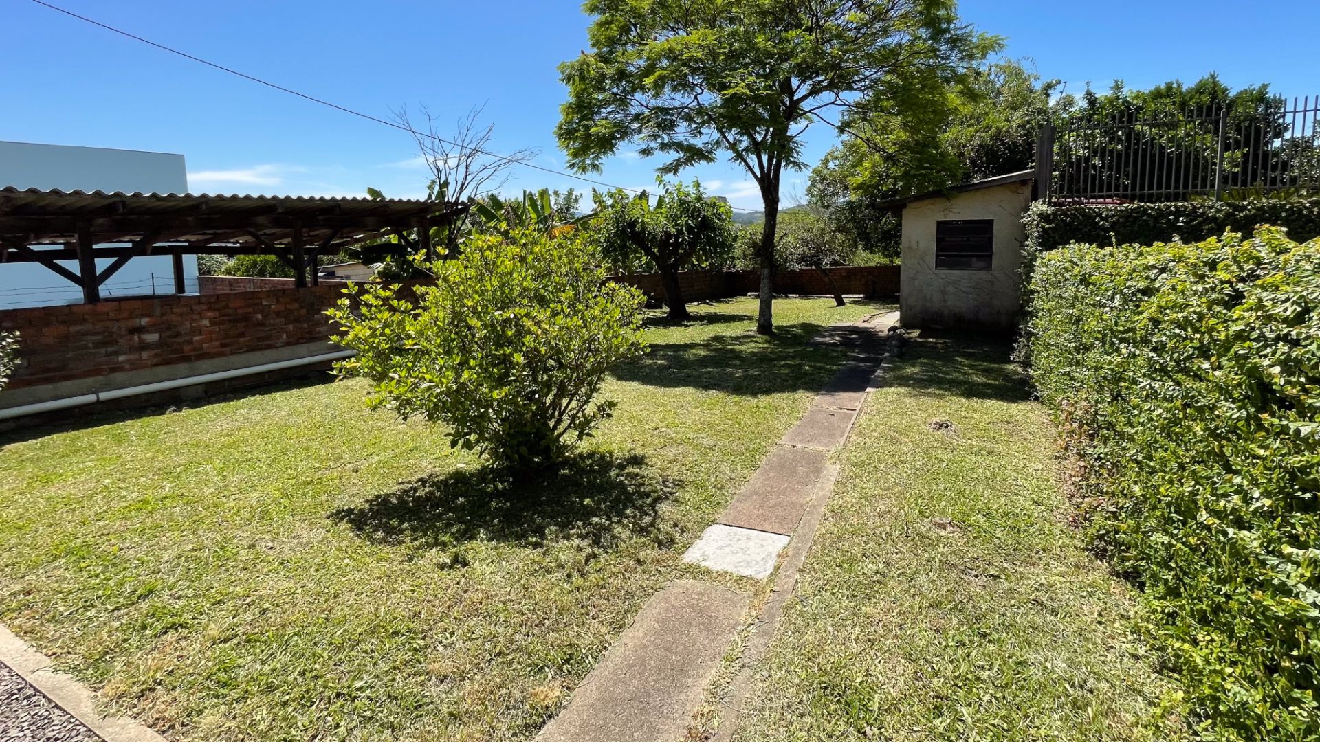 Casa no Goiás com 3 dormitórios e amplo pátio - Foto 18