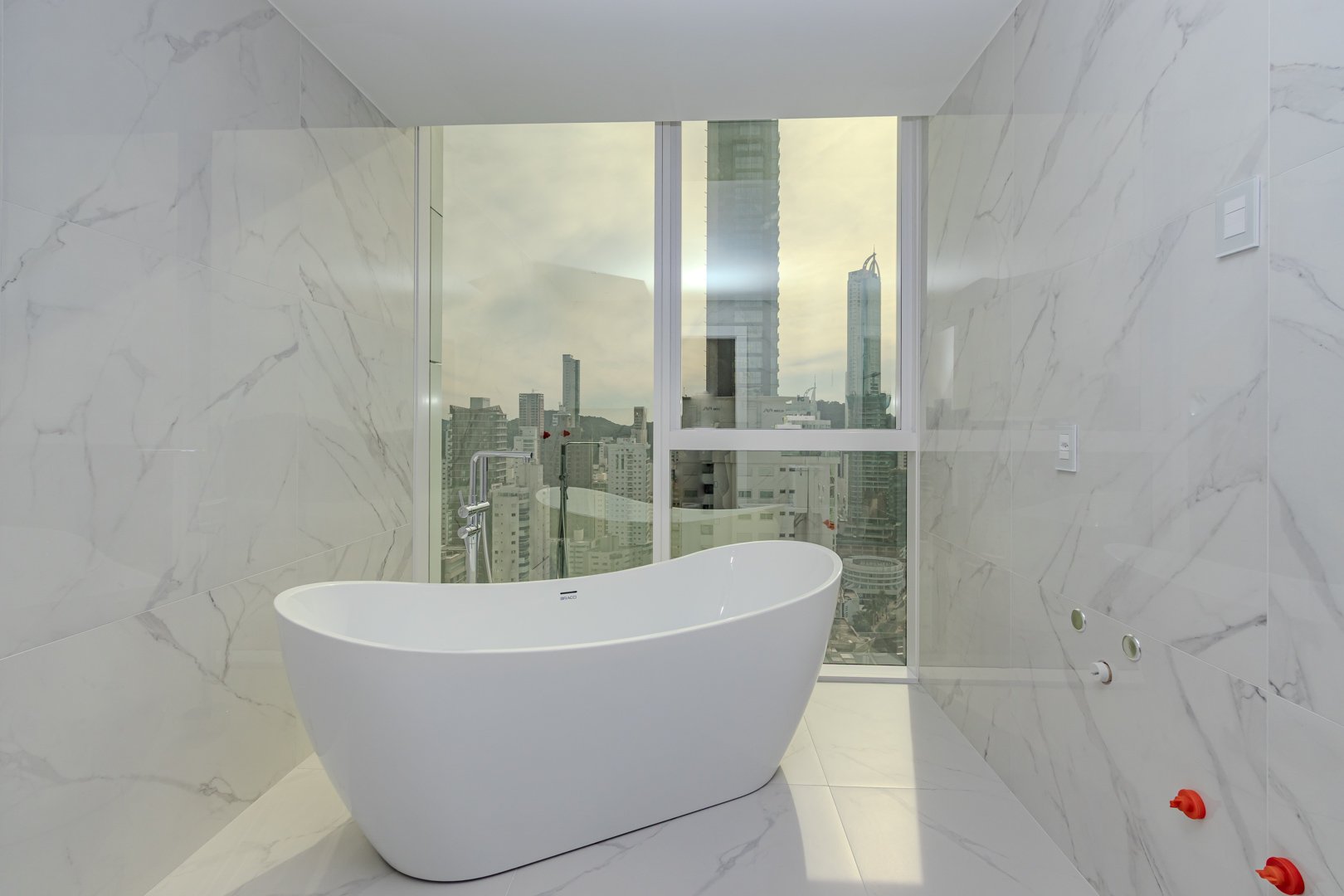 Apartamento Frente Mar no Edifício Boreal Tower à venda em Balneário Camboriú — foto 22