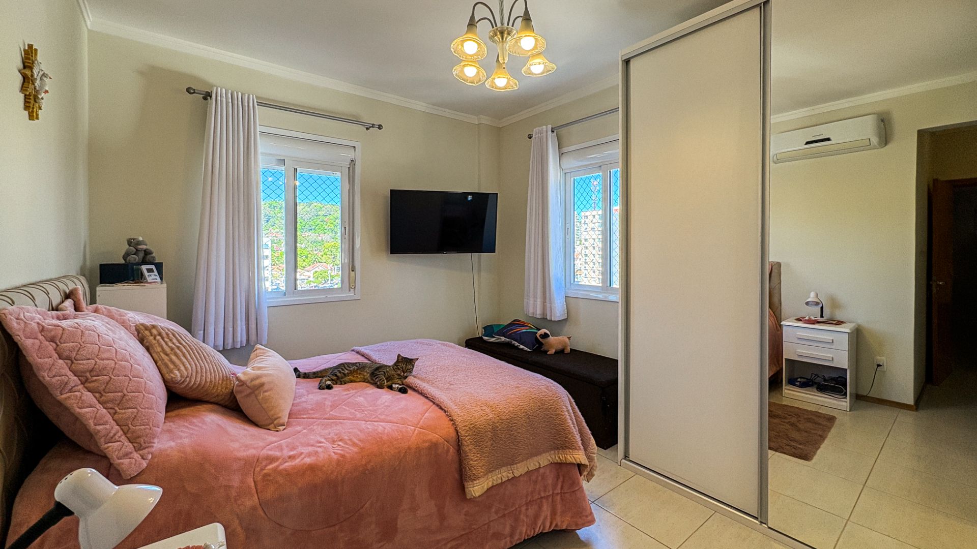 Apartamento no Centro com 3 dormitórios e sacada - Foto 17