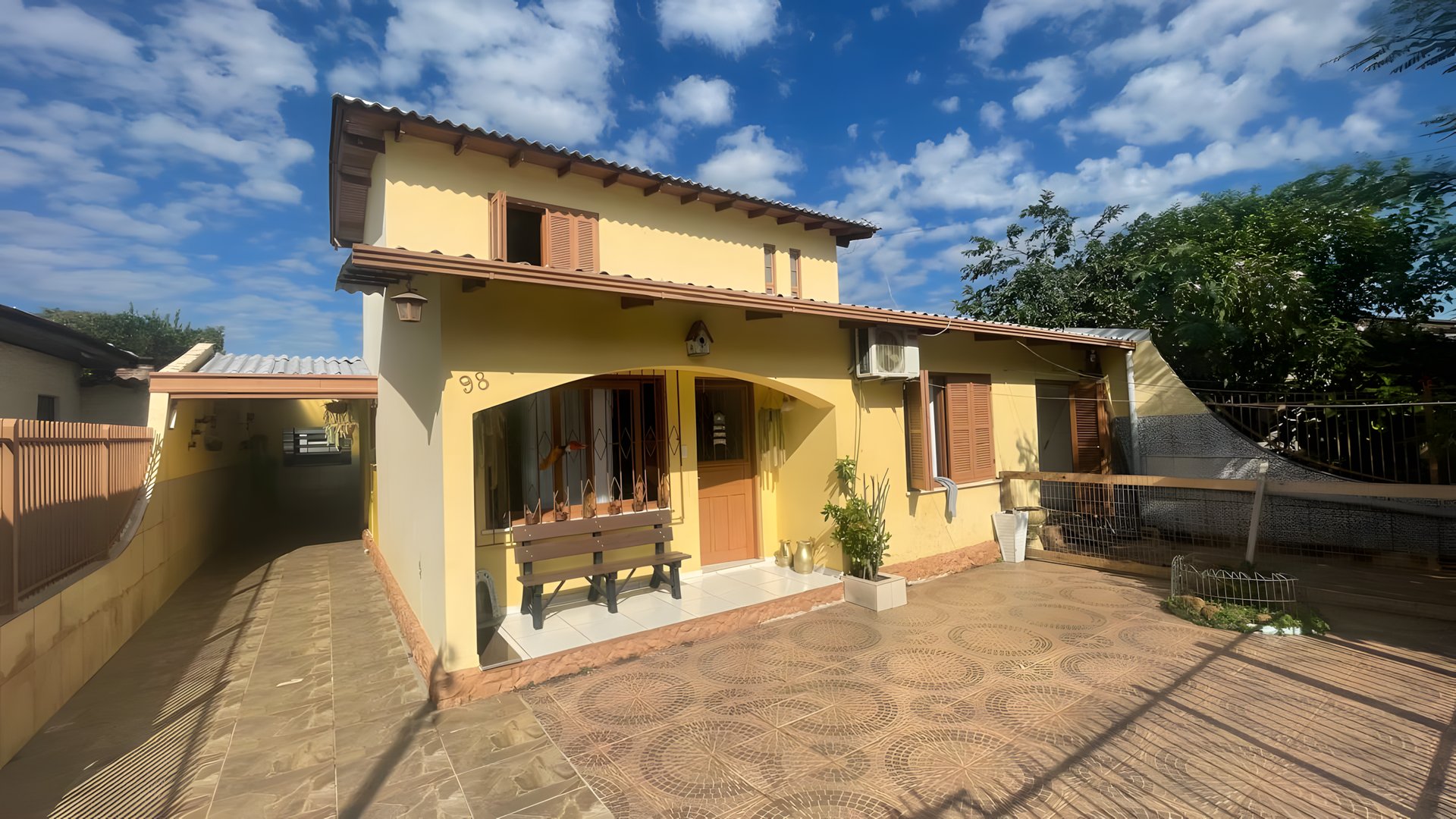 Casa na Várzea com 3 dormitórios e pátio