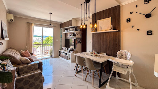 Apartamento no Centro com 2 dormitórios e sacada - Foto 5