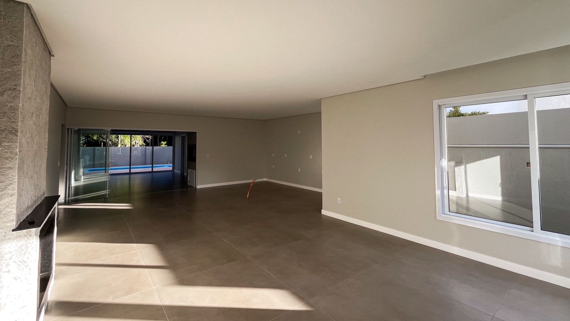 Casa no Royal Country com 3 Dormitórios, Suíte e Piscina. - Foto 7