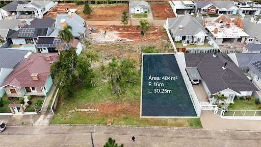 Terreno frente norte no Royal Country com 484 m²