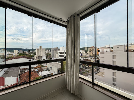 Apartamento no Centro com 3 dormitórios e  2 vagas - Foto 5