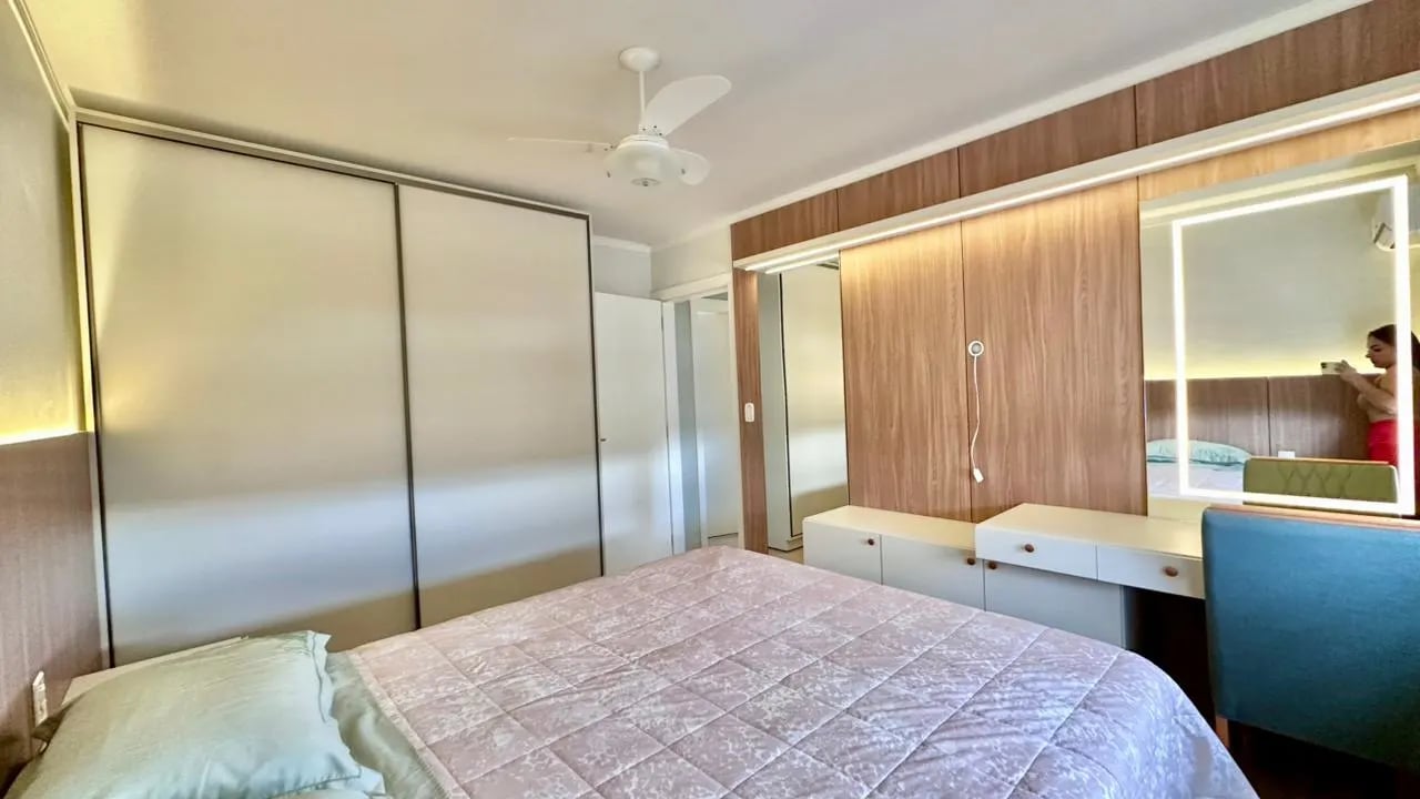 Apartamento Impecável e sacada com vista livre - Foto 8
