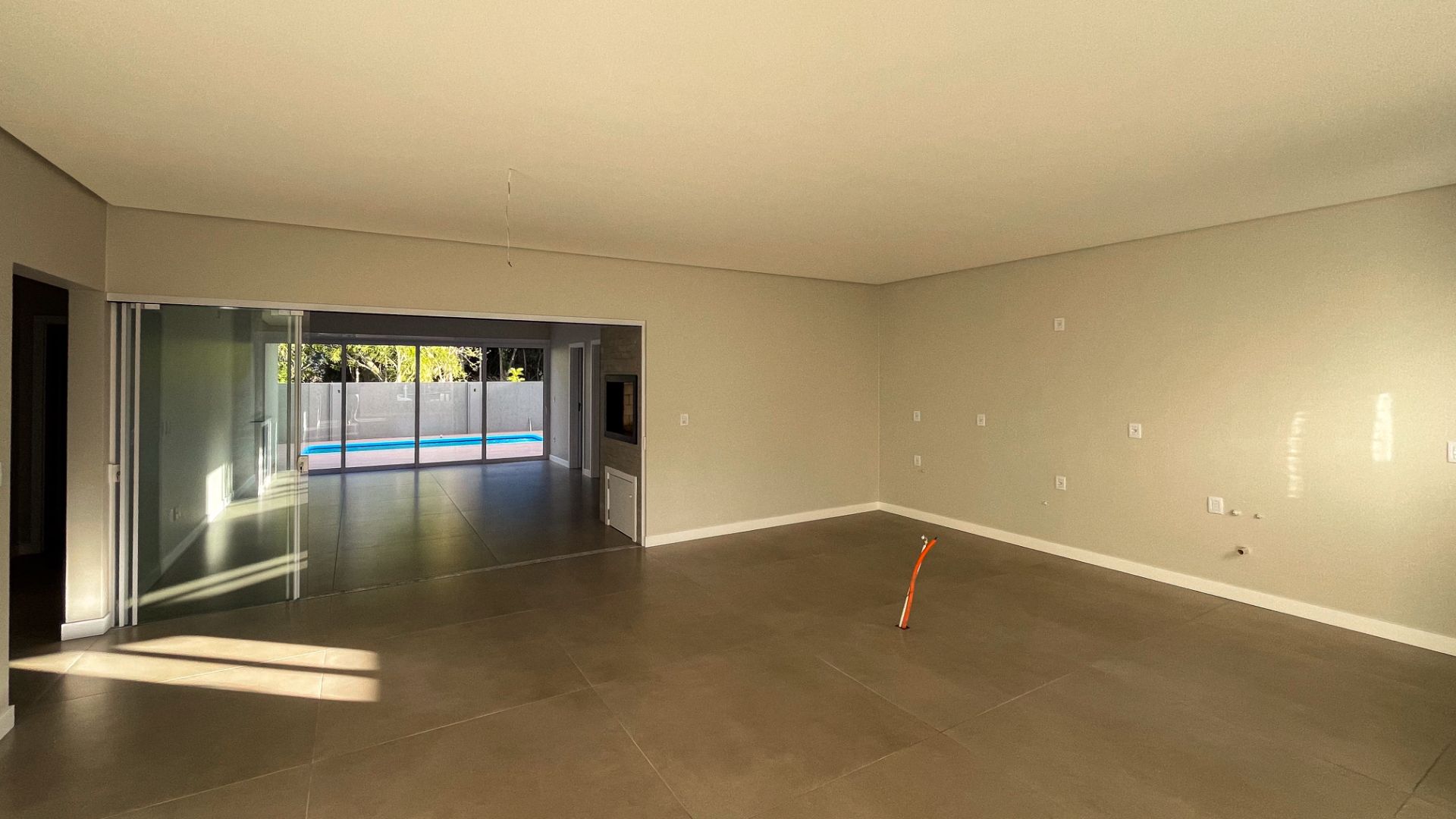 Casa no Royal Country com 3 Dormitórios, Suíte e Piscina. - Foto 9